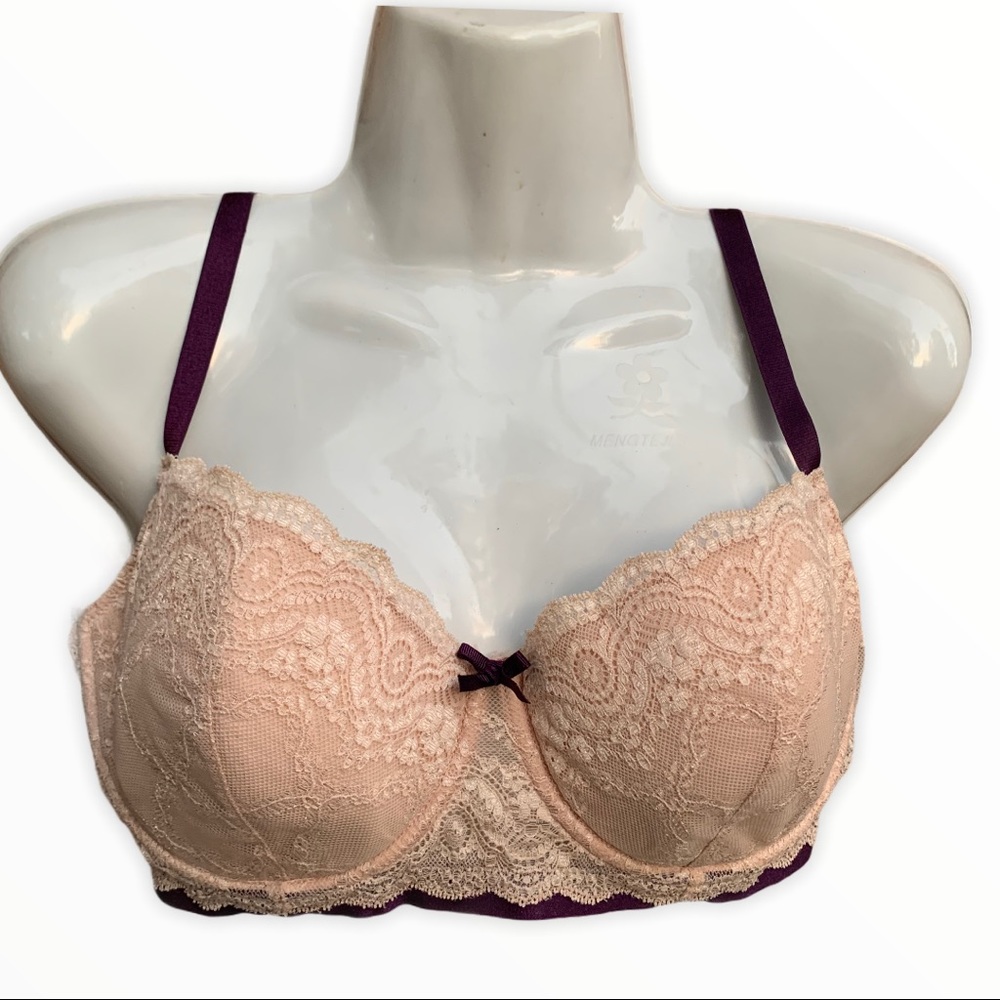 Full coverage pink bra